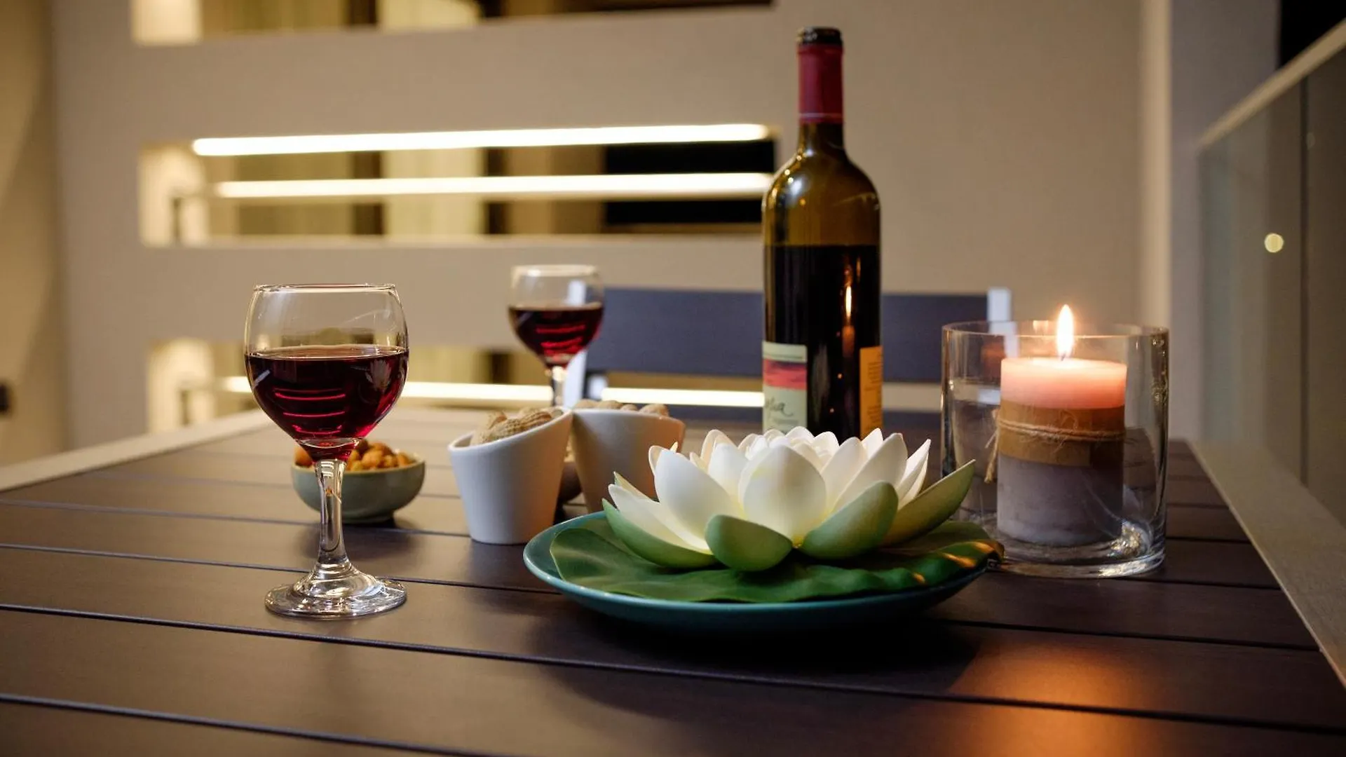 Aparthotel Aura Luxury Suites - Olympiada Seaside Getaways