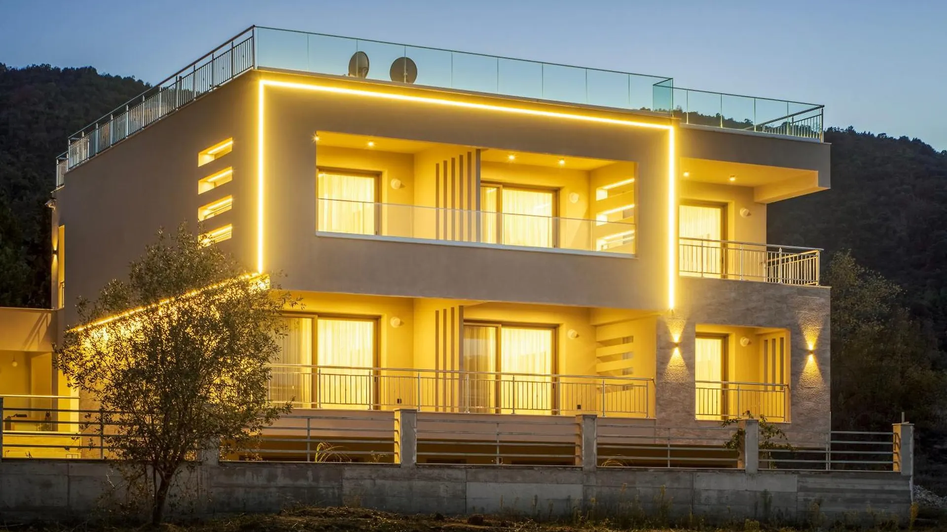 Aparthotel Aura Luxury Suites - Olympiada Seaside Getaways