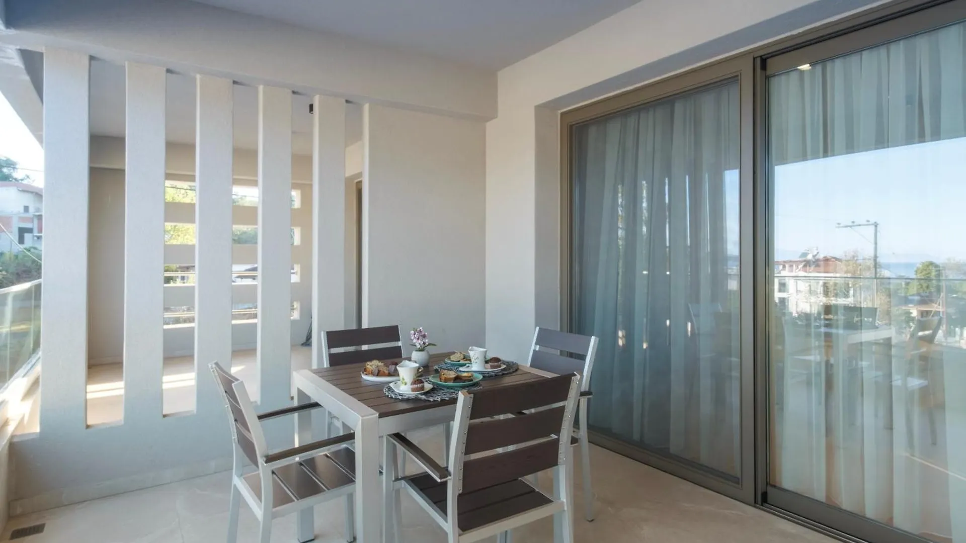 Aparthotel Aura Luxury Suites - Olympiada Seaside Getaways