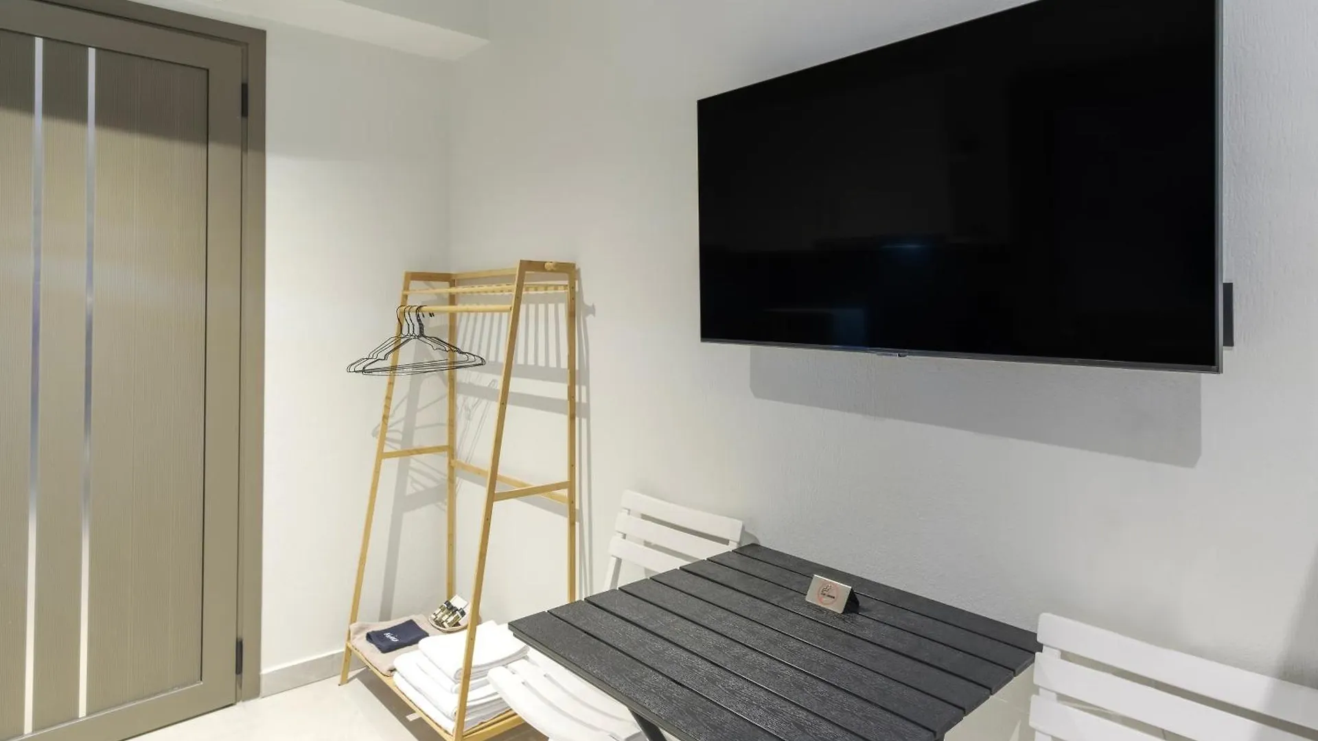 Aura Luxury Suites - Olympiada Seaside Getaways