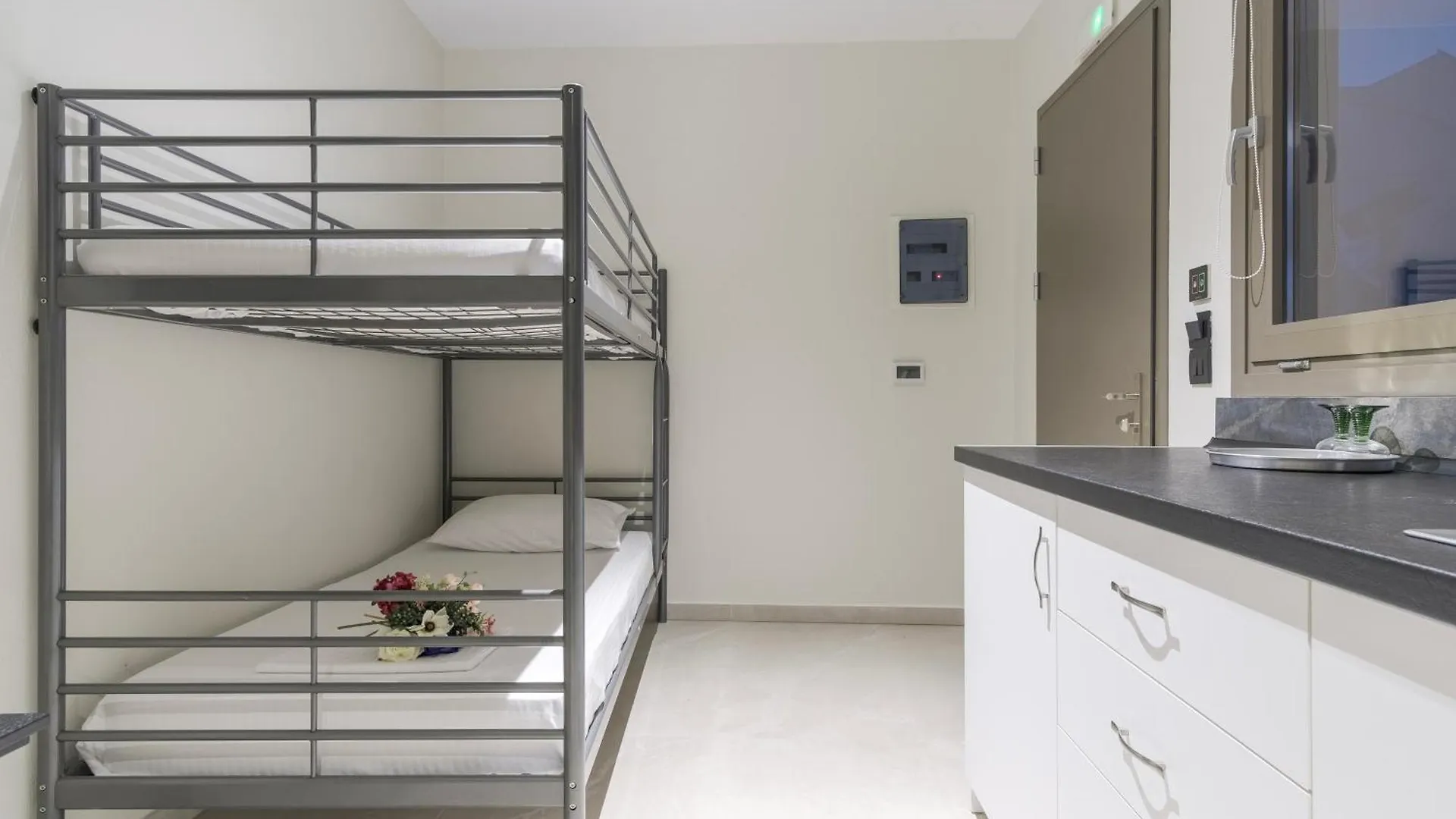 Aparthotel Aura Luxury Suites - Olympiada Seaside Getaways