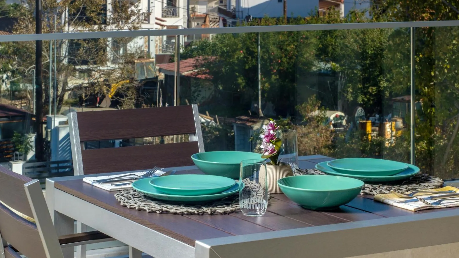 Aura Luxury Suites - Olympiada Seaside Getaways Aparthotel