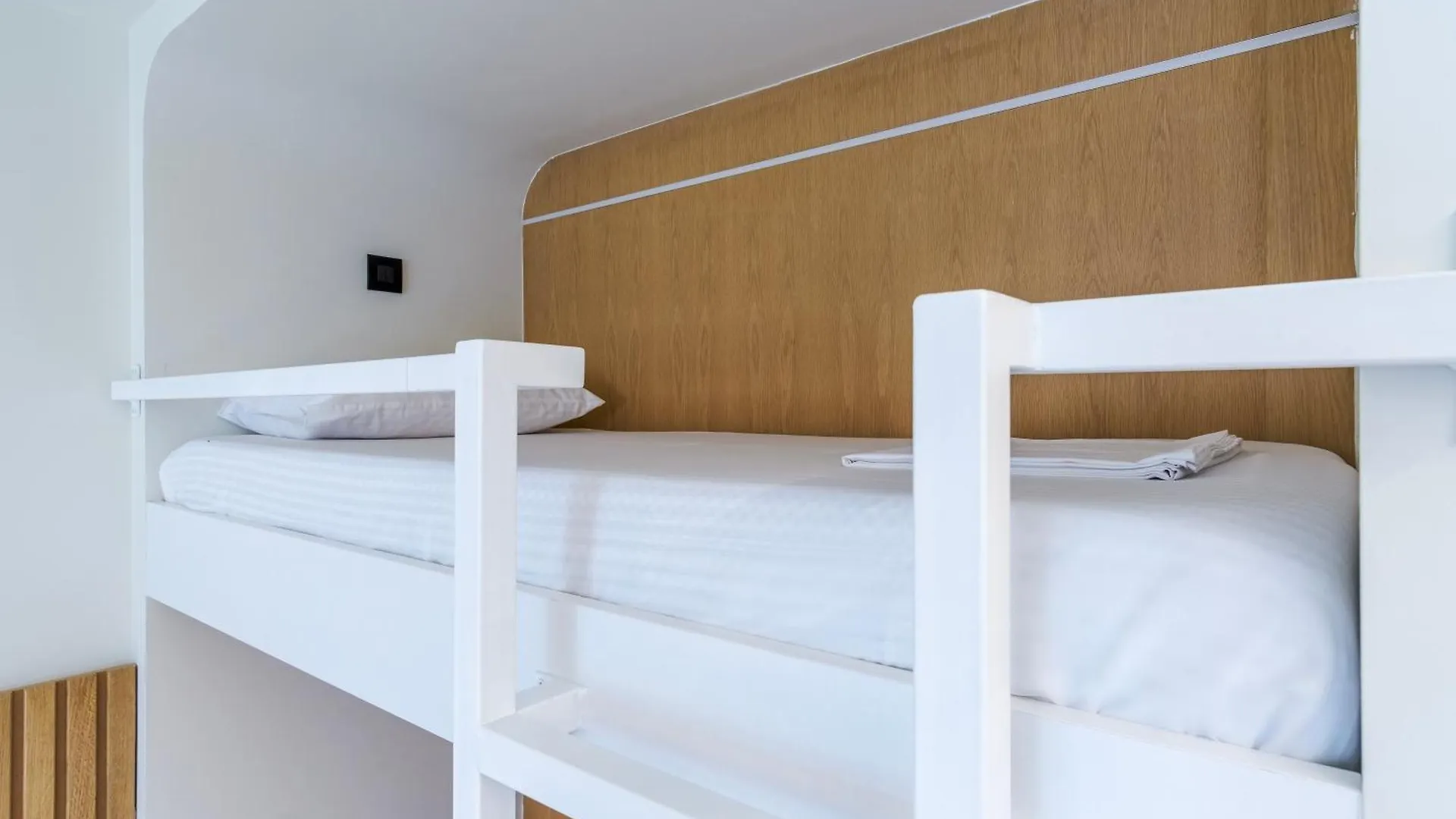 Aparthotel Aura Luxury Suites - Olympiada Seaside Getaways