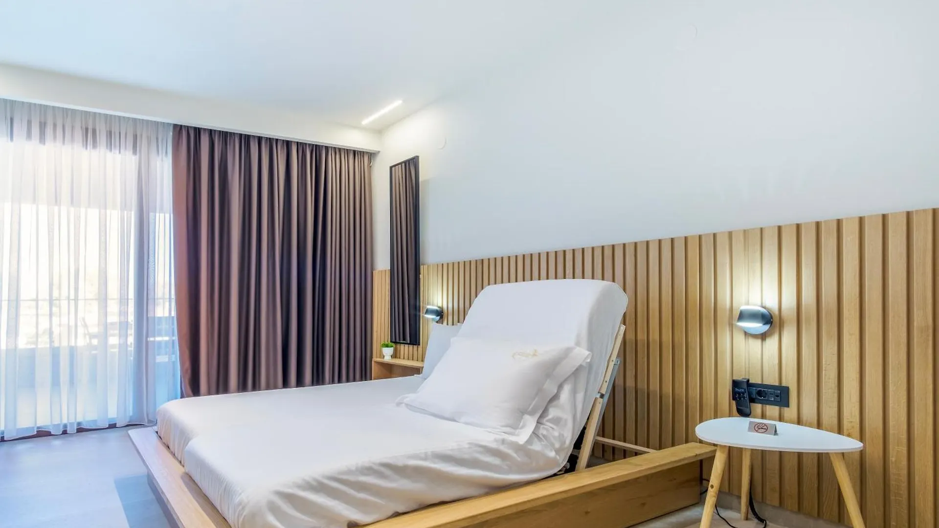 Aura Luxury Suites - Olympiada Seaside Getaways 0*,