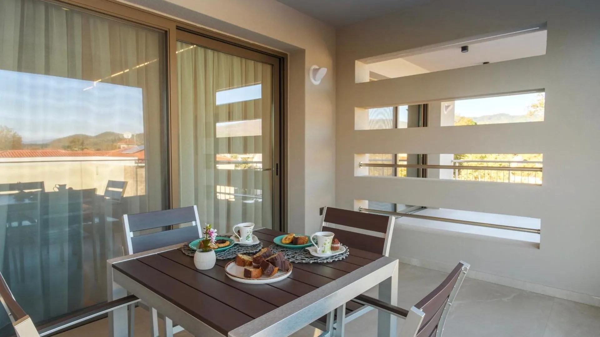 Aura Luxury Suites - Olympiada Seaside Getaways Aparthotel