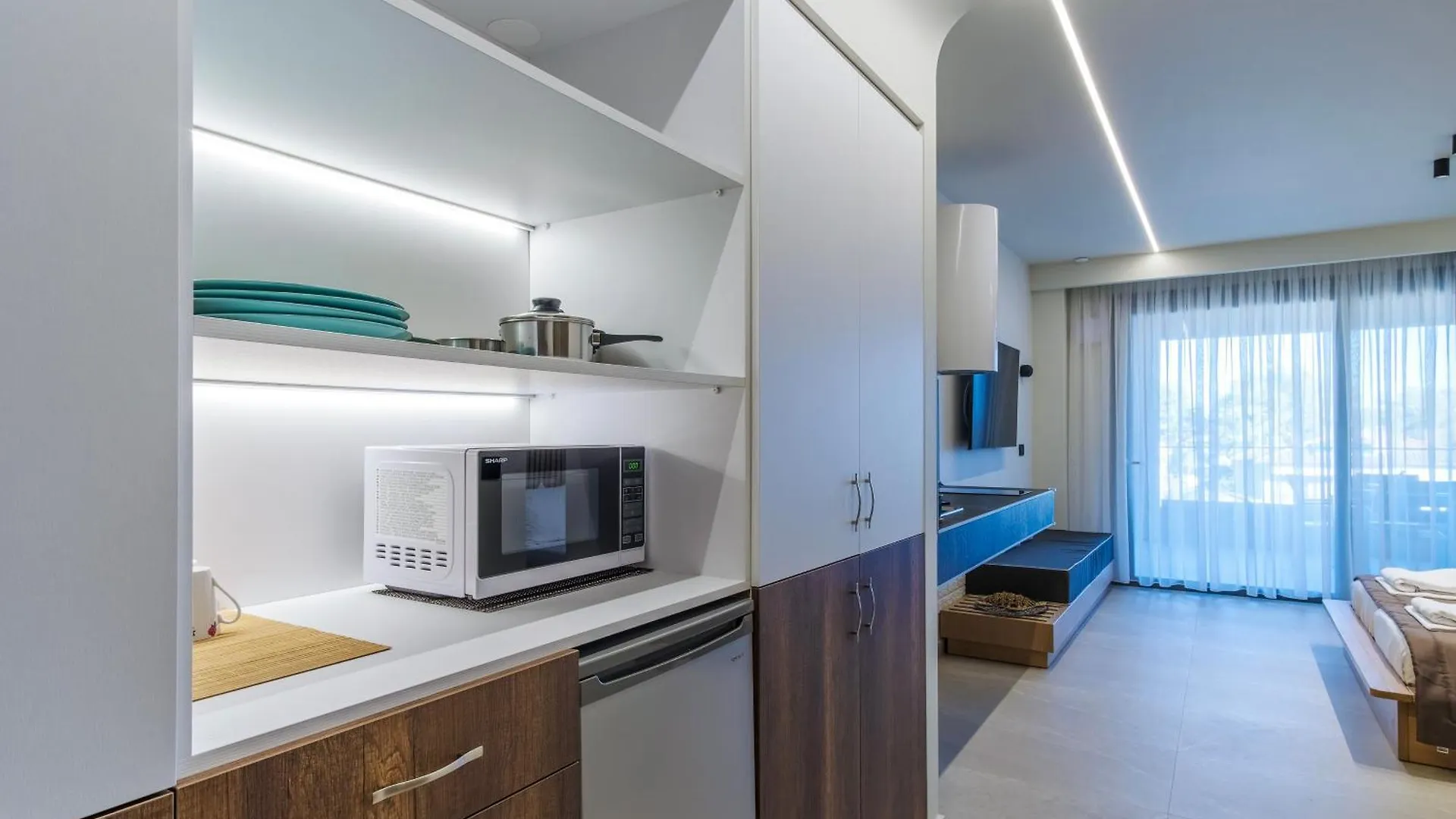Aura Luxury Suites - Olympiada Seaside Getaways Greece