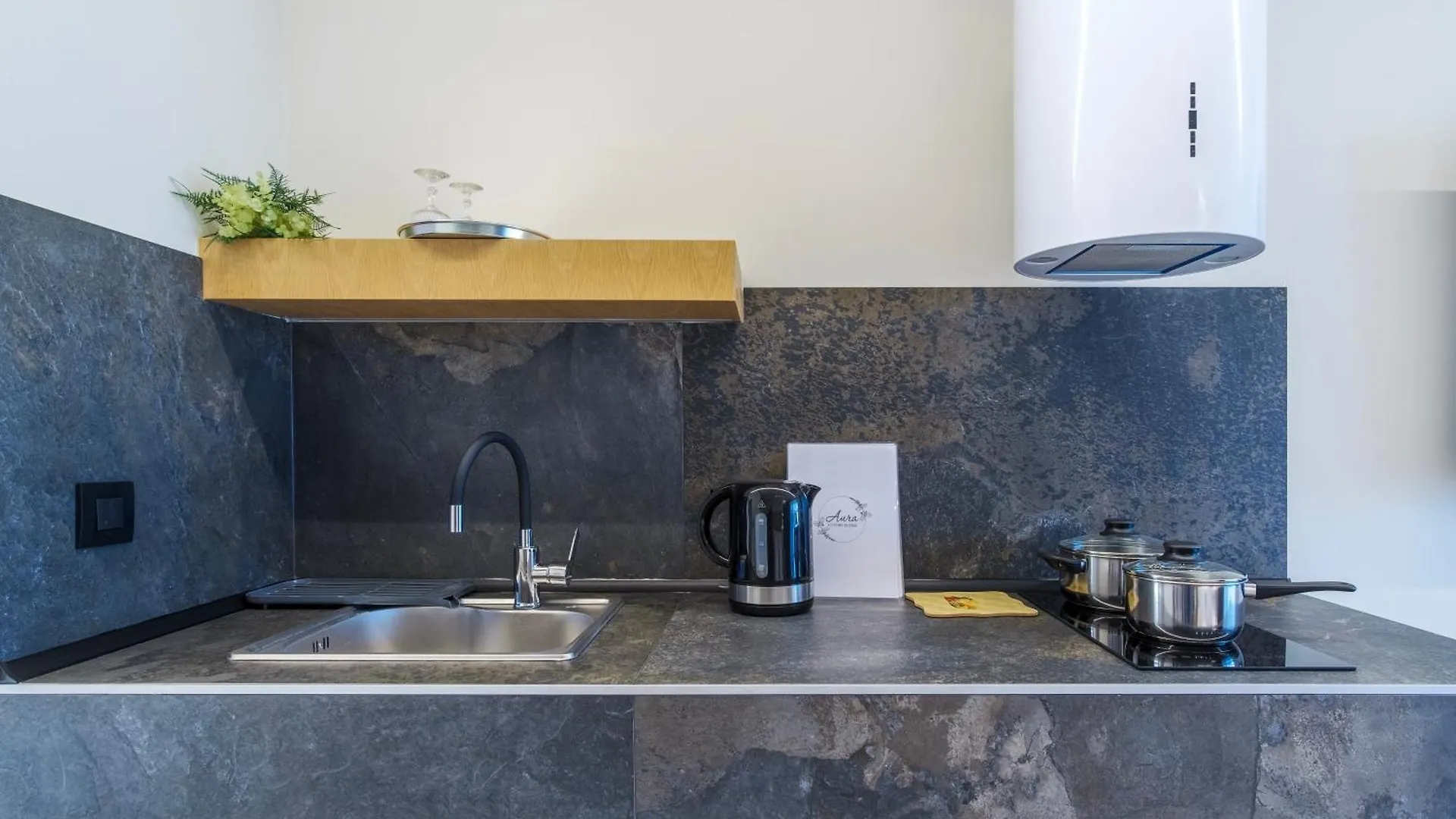Aura Luxury Suites - Olympiada Seaside Getaways