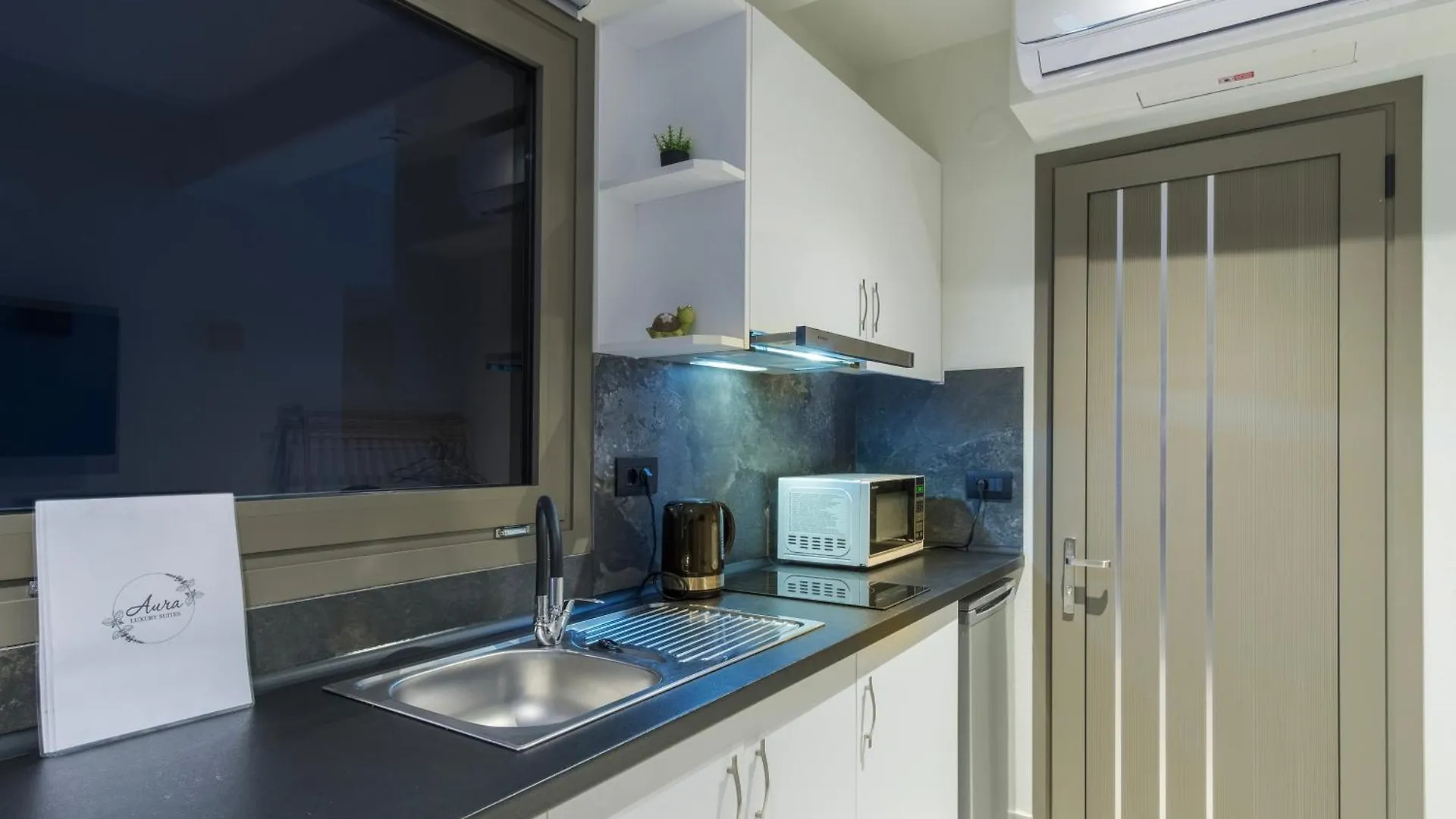 Aura Luxury Suites - Olympiada Seaside Getaways Greece