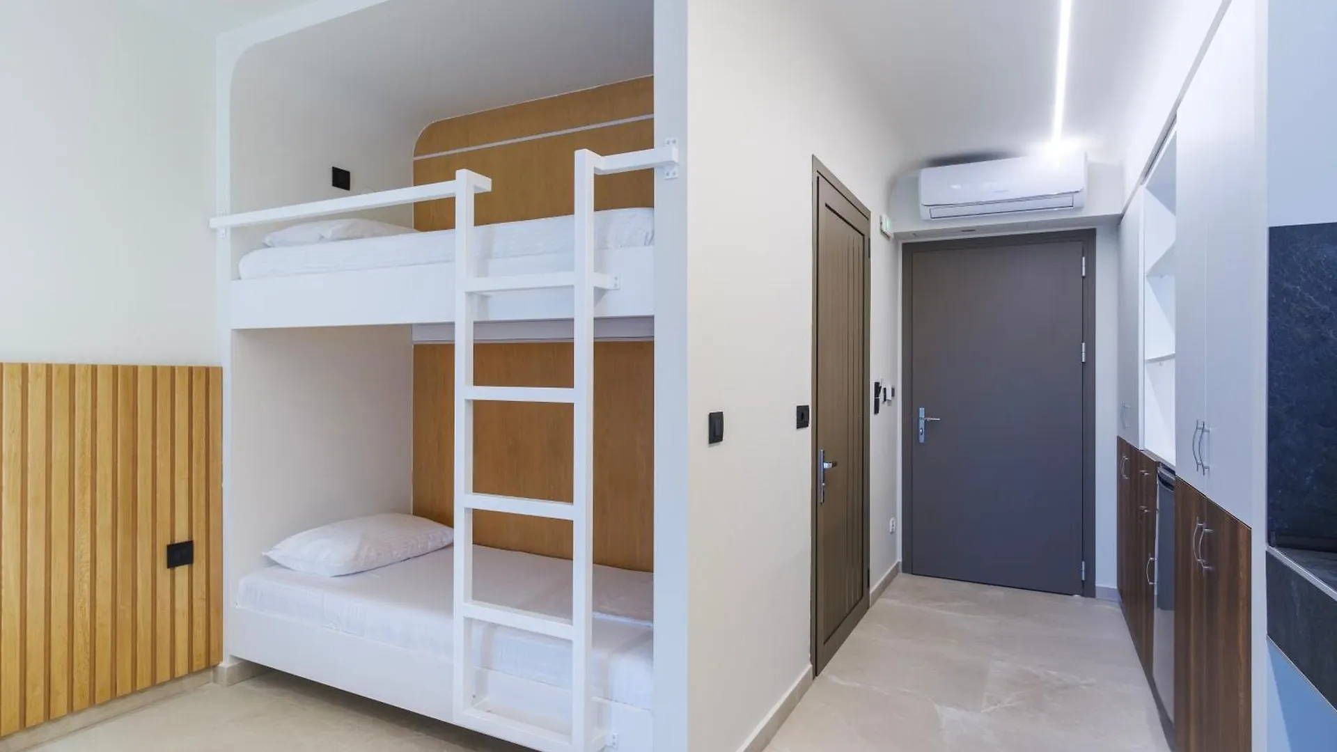 Aura Luxury Suites - Olympiada Seaside Getaways