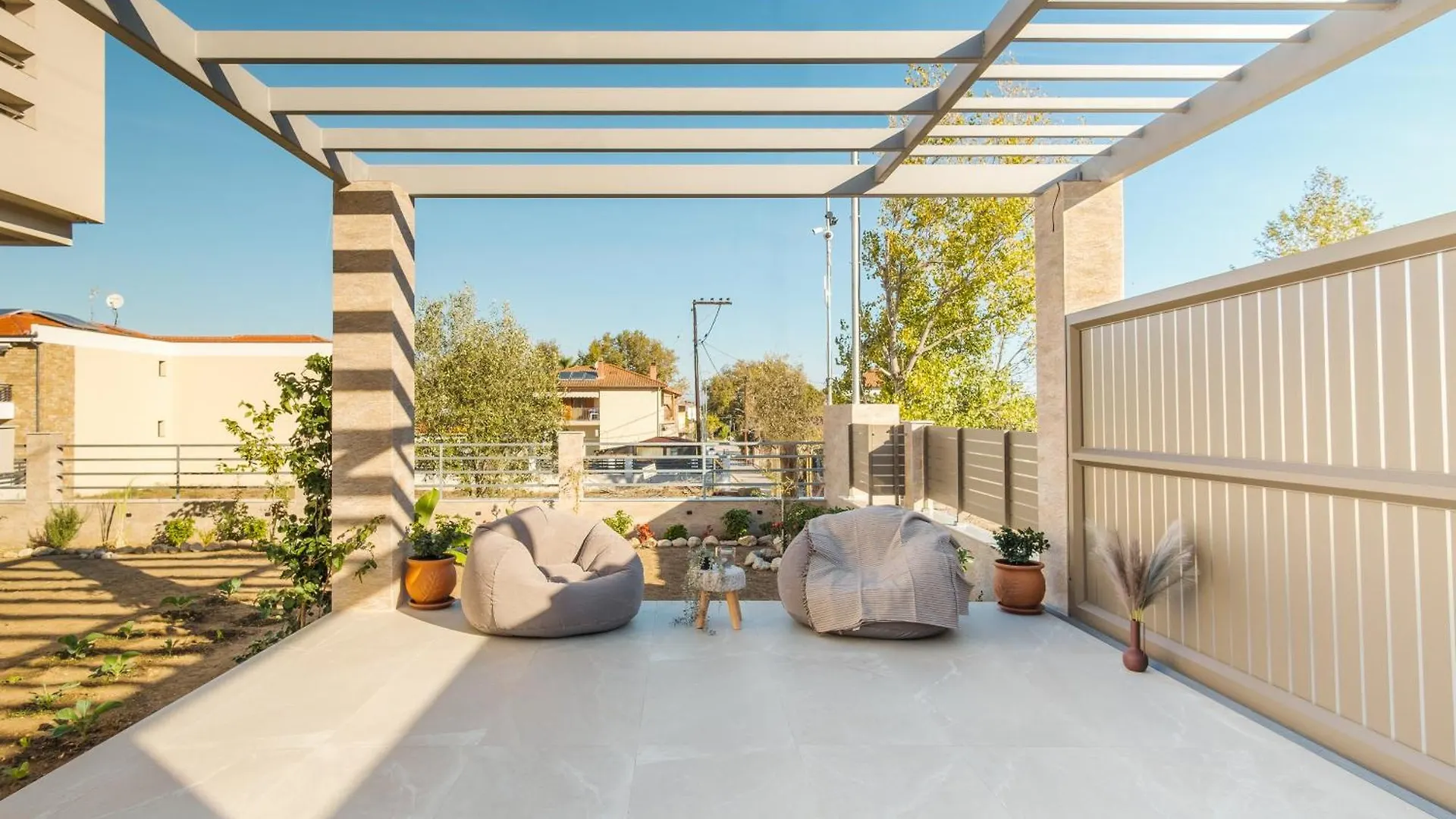 Aura Luxury Suites - Olympiada Seaside Getaways